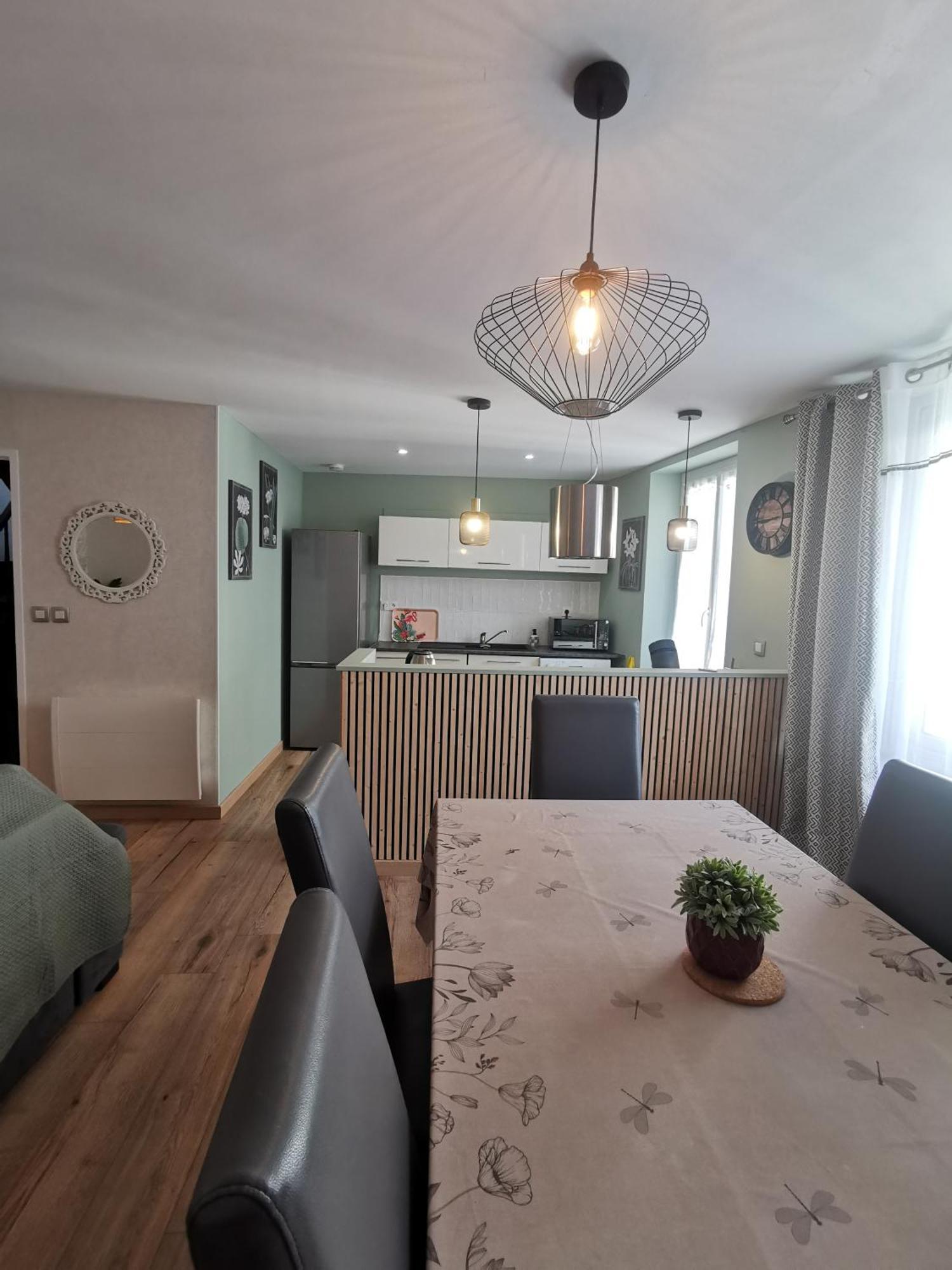 Maisondeville_Le_Cent_Un 昂古莱姆 外观 照片